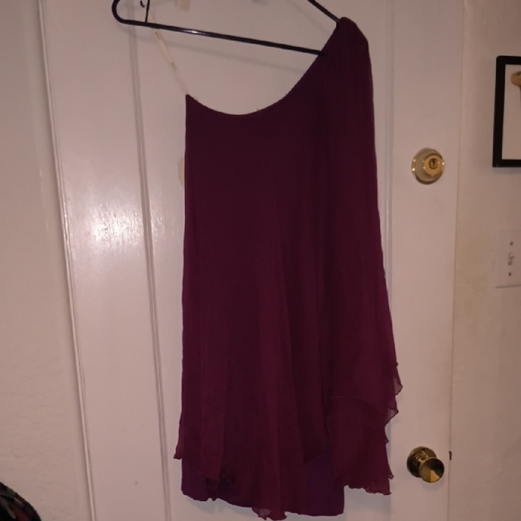Analili Dresses & Skirts - NWT Analili | One Shoulder Dress in Deep Purple